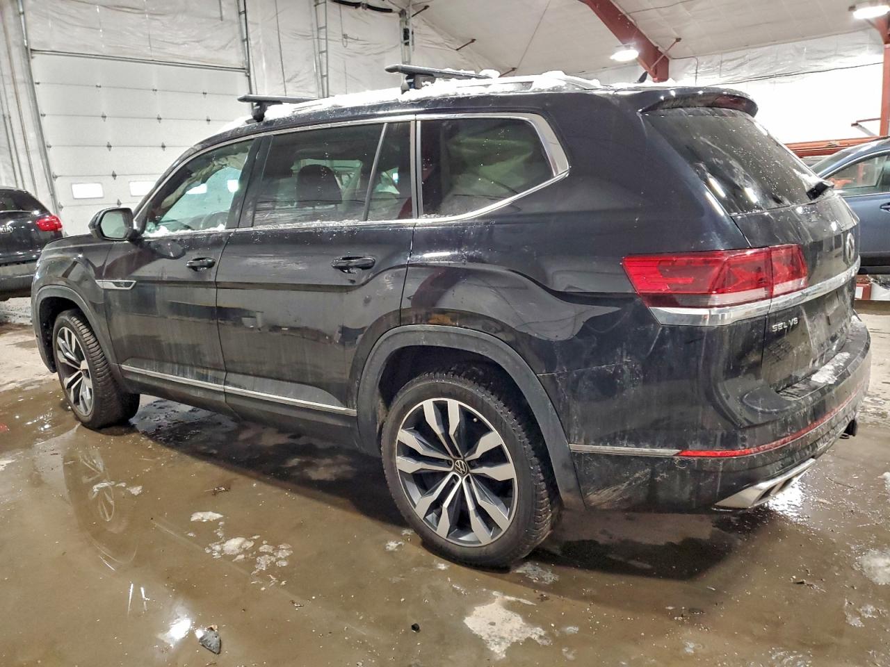 2023 VOLKSWAGEN ATLAS SEL PREMIUM R-LINE photo 2