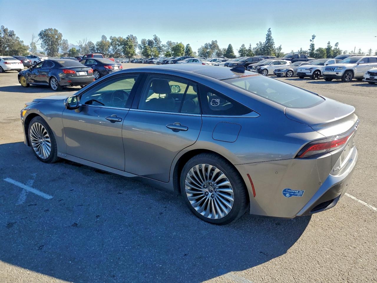 2021 TOYOTA MIRAI XLE photo 2