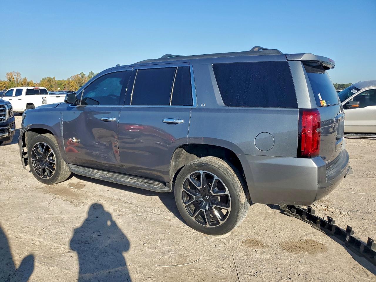 2020 CHEVROLET TAHOE C1500 LT photo 2
