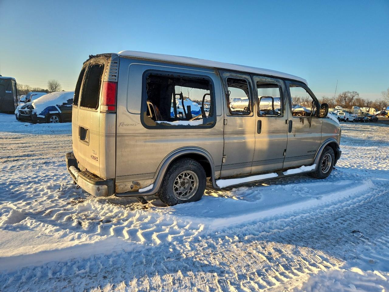 2001 GMC SAVANA RV G1500 photo 3