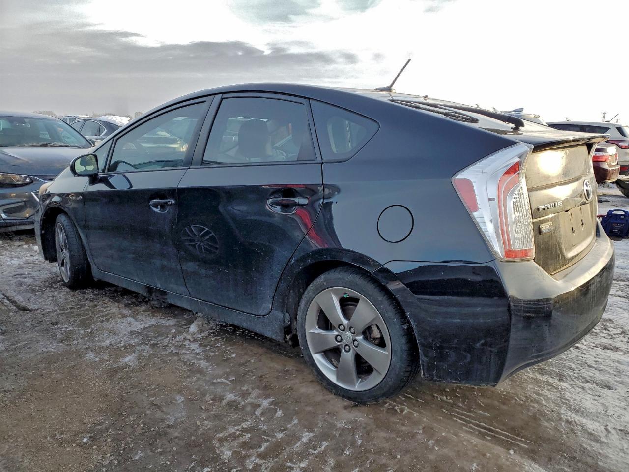 2013 TOYOTA PRIUS photo 2