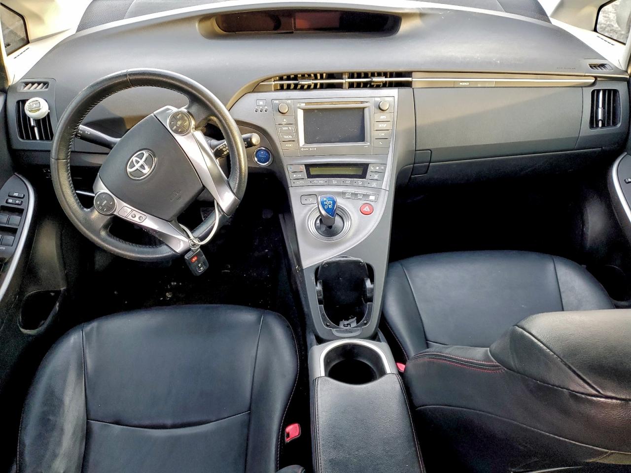 2013 TOYOTA PRIUS photo 8