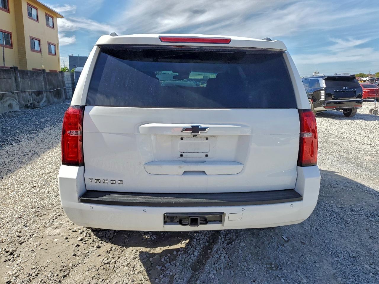 2017 CHEVROLET TAHOE C1500 LT photo 6
