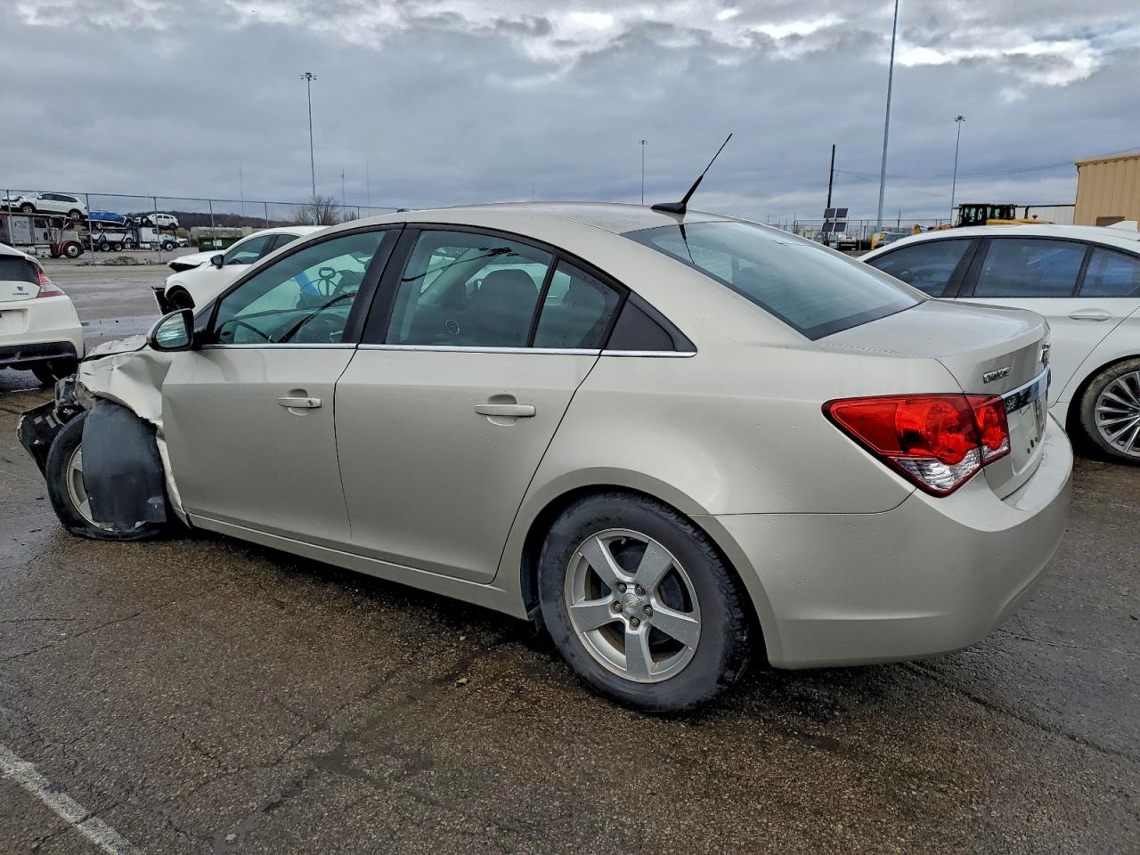 2014 CHEVROLET CRUZE LT photo 2