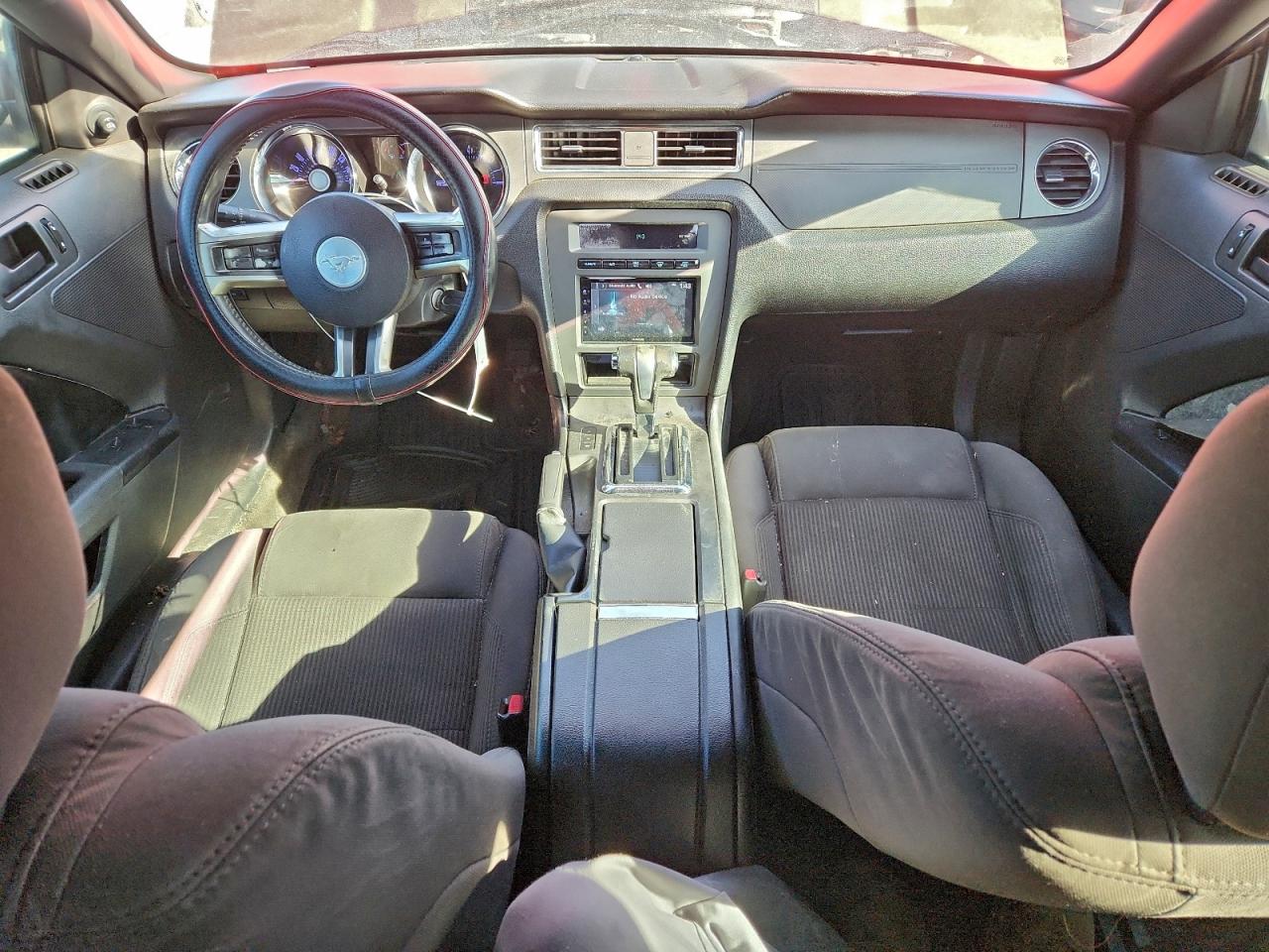 2012 FORD MUSTANG photo 8