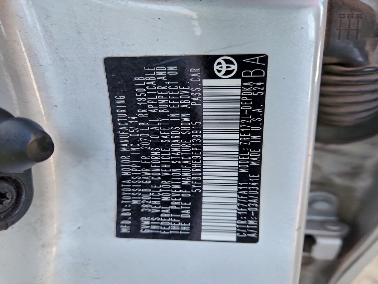 2014 TOYOTA COROLLA L photo 13