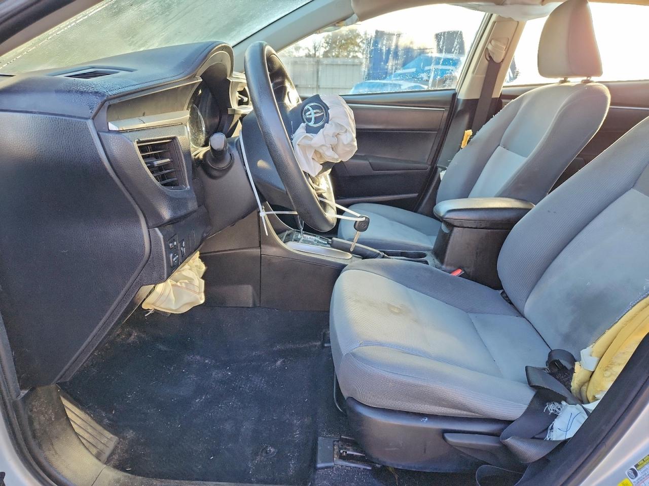 2014 TOYOTA COROLLA L photo 7