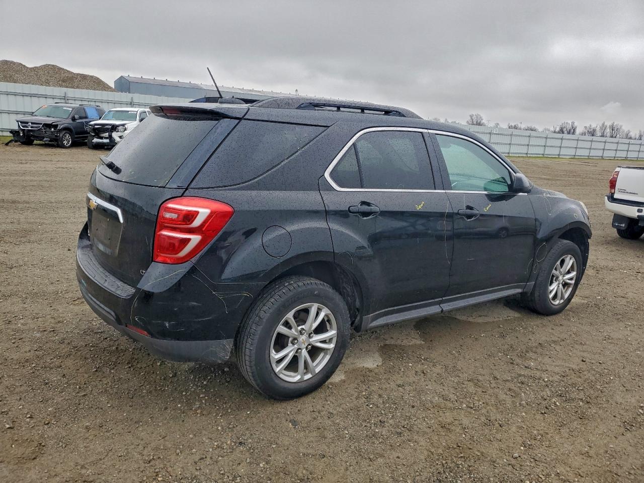 2017 CHEVROLET EQUINOX LT photo 3