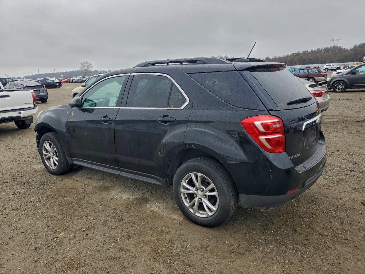 2017 CHEVROLET EQUINOX LT photo 2