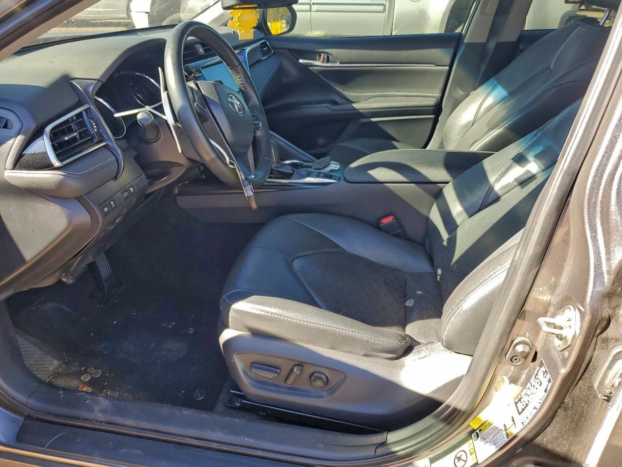 2018 TOYOTA CAMRY XSE photo 13