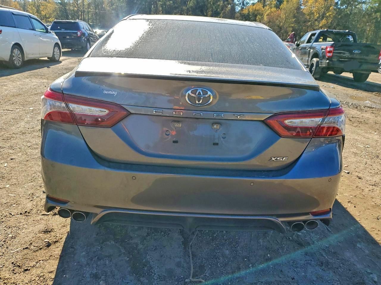 2018 TOYOTA CAMRY XSE photo 11