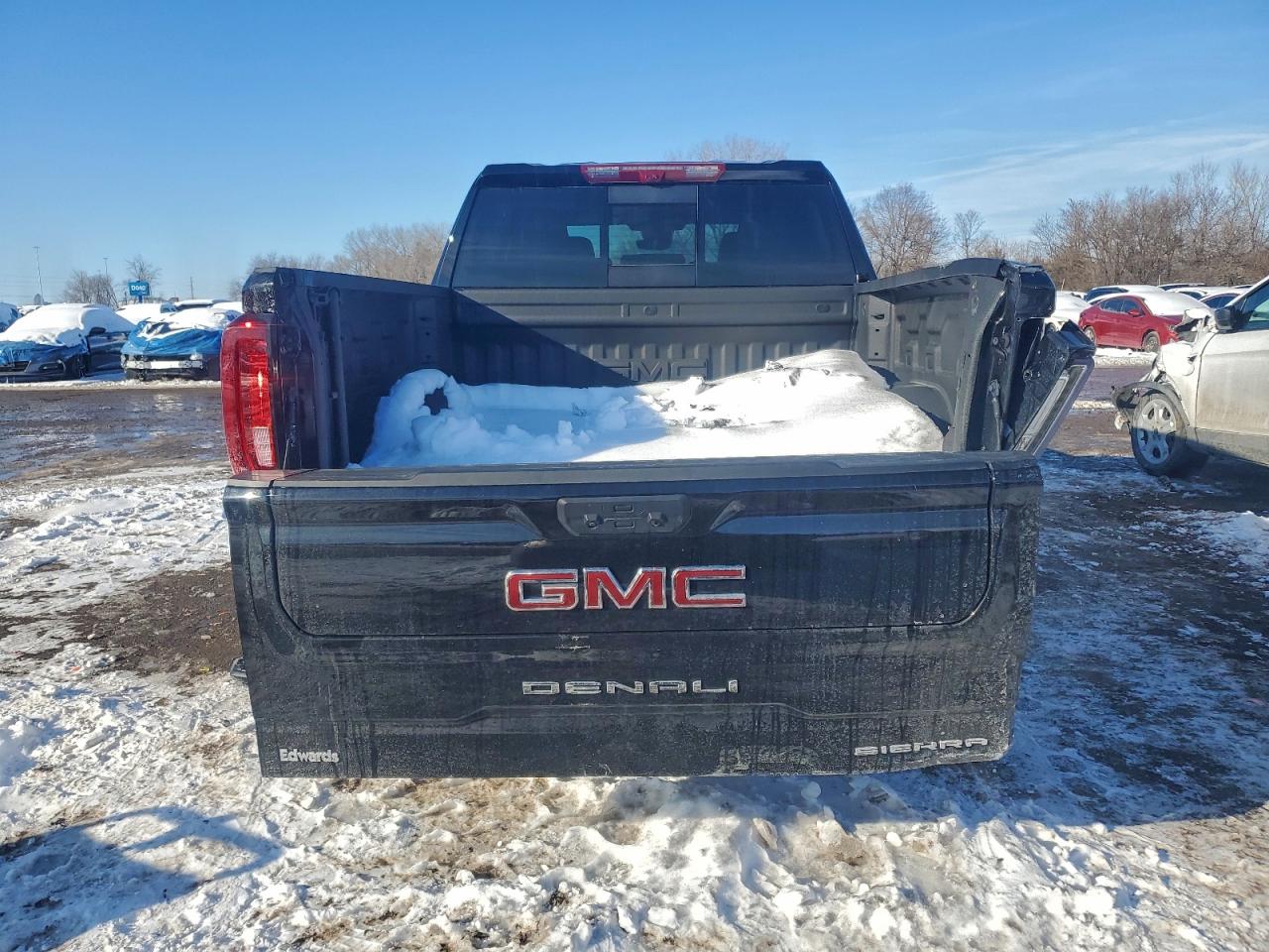2025 GMC SIERRA K1500 DENALI photo 6
