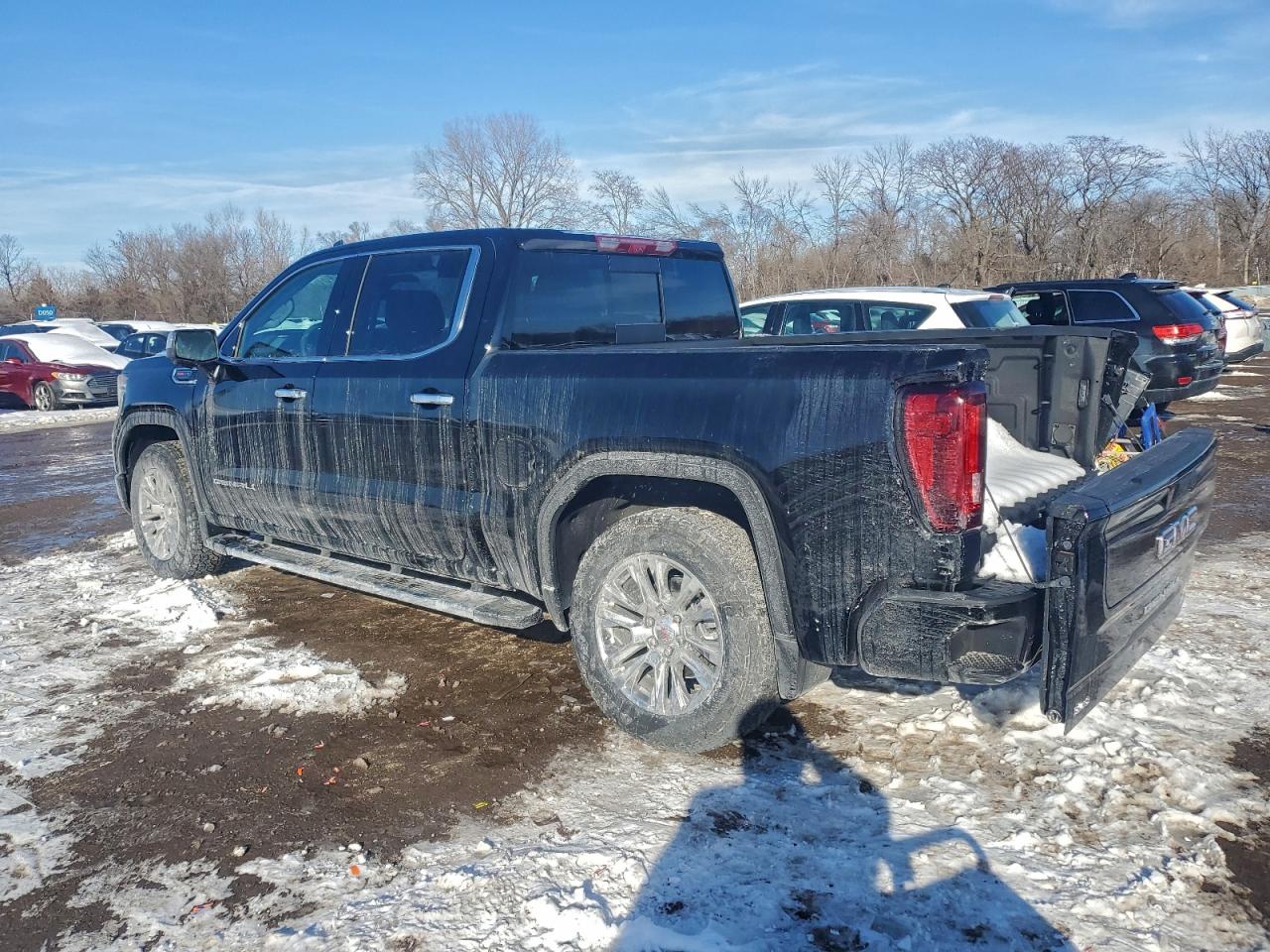 2025 GMC SIERRA K1500 DENALI photo 2