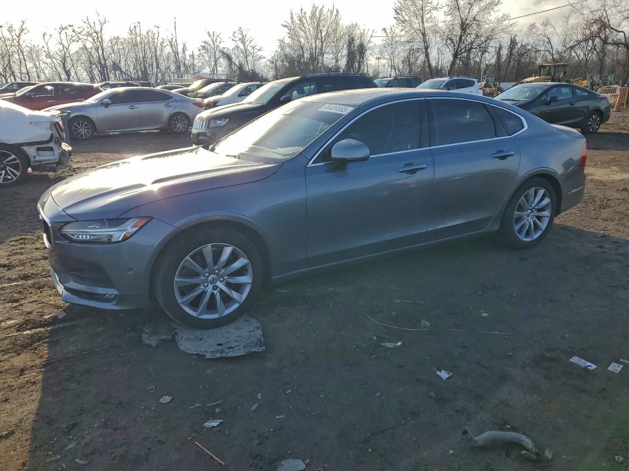 2017 VOLVO S90