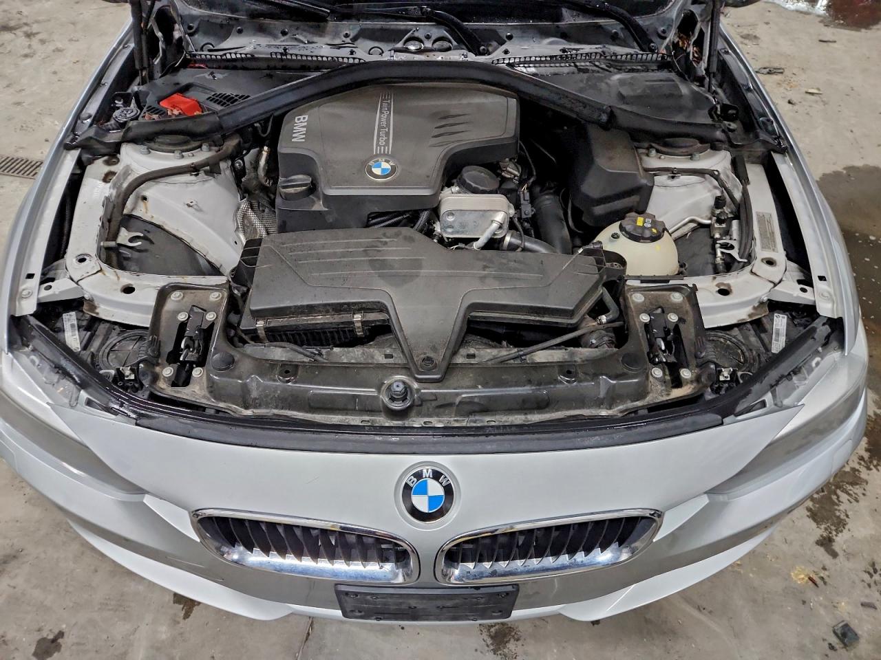 2015 BMW 320 I XDRIVE photo 21