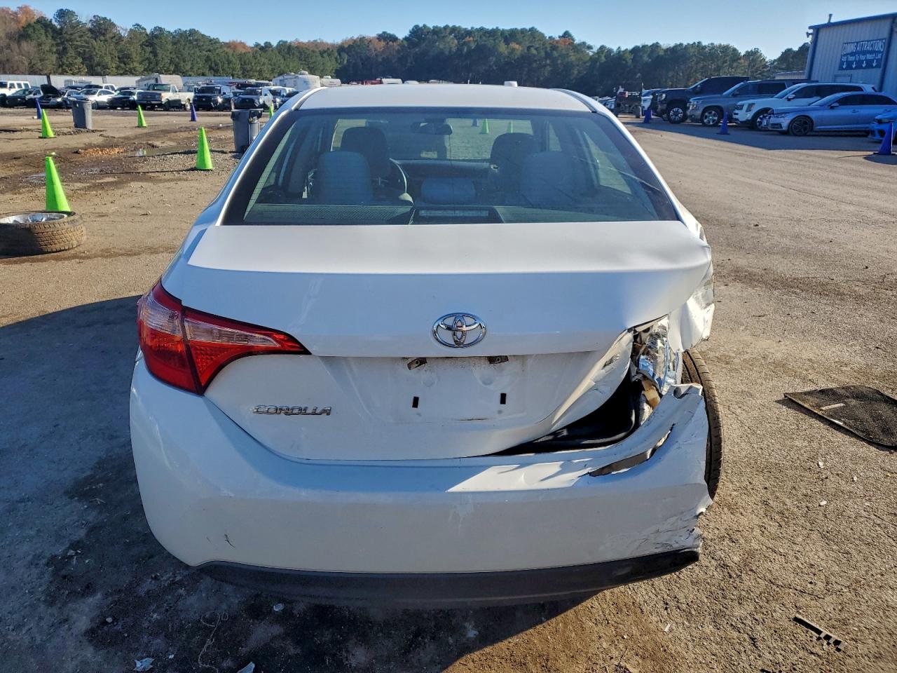 2017 TOYOTA COROLLA L photo 6