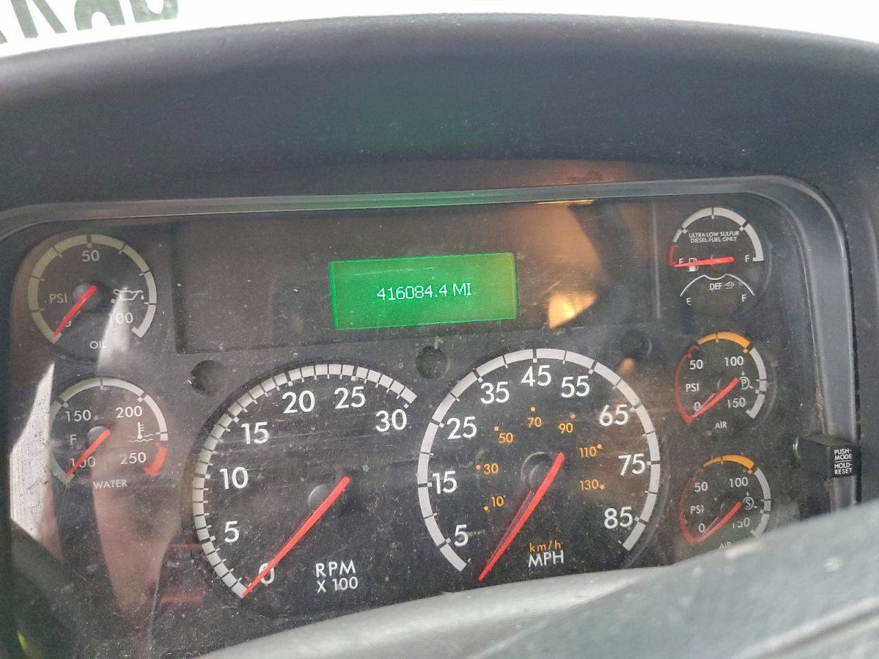 2018 FREIGHTLINER M2 106 MED - SEMI TRUCK photo 9