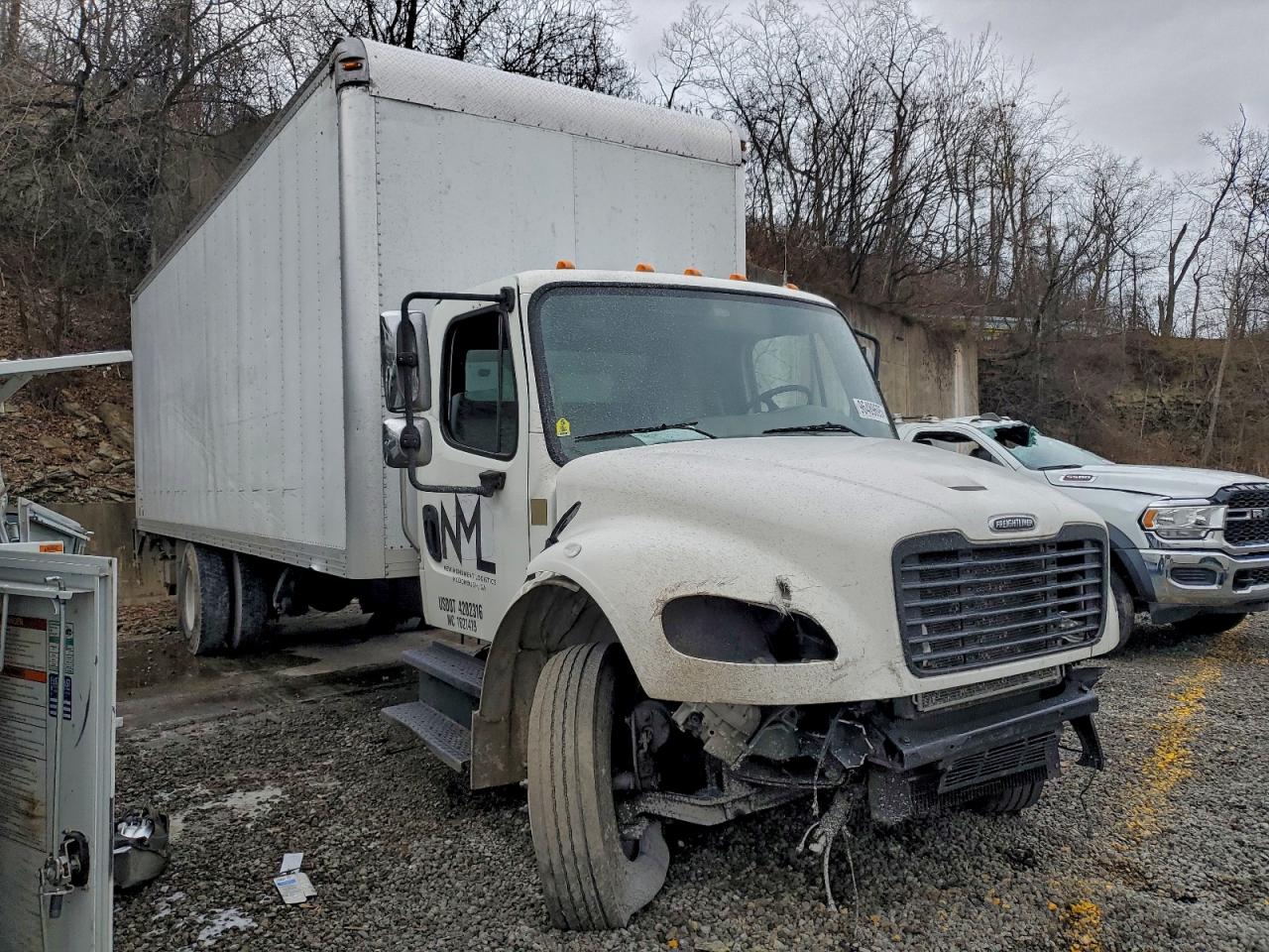 2018 FREIGHTLINER M2 106 MED - SEMI TRUCK photo 4