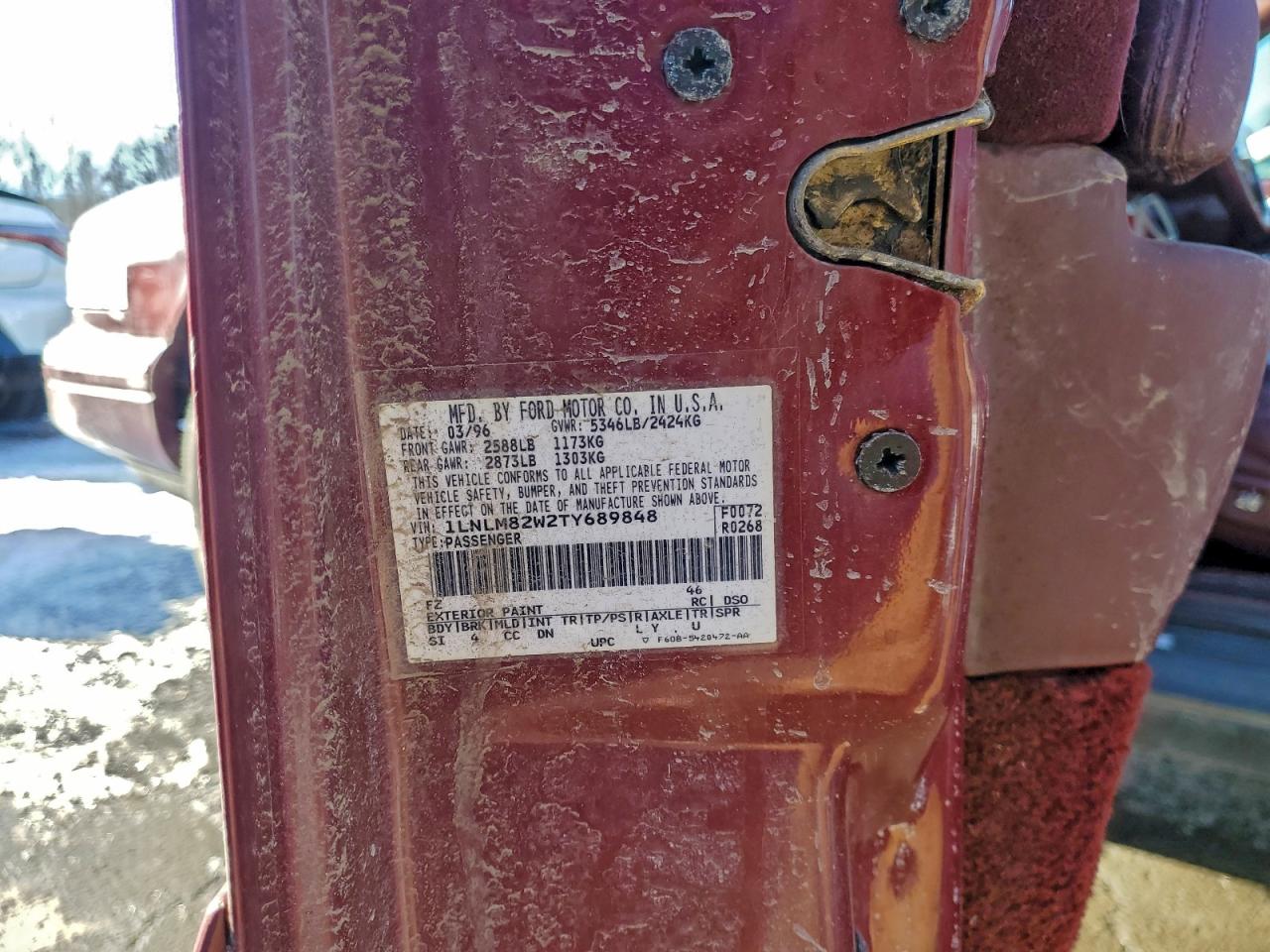 1996 LINCOLN TOWN CAR SIGNATURE photo 12