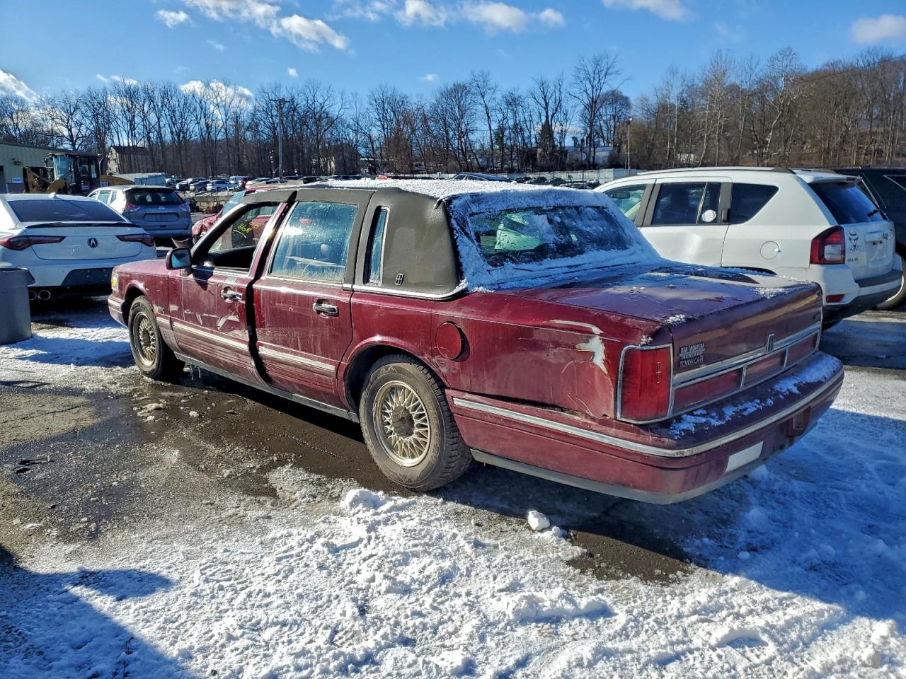 1996 LINCOLN TOWN CAR SIGNATURE photo 2