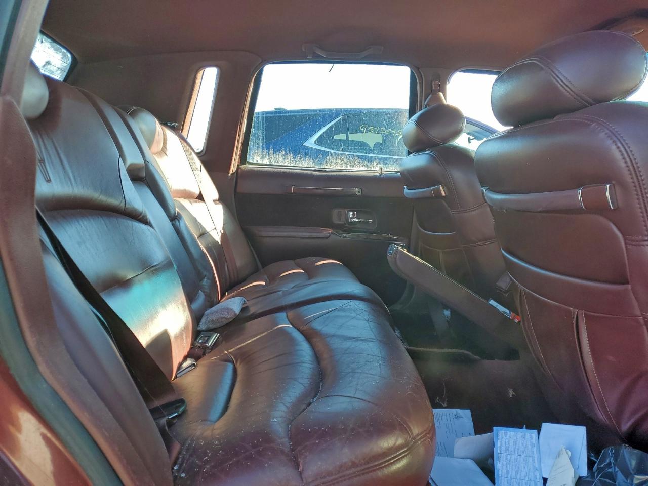 1996 LINCOLN TOWN CAR SIGNATURE photo 10