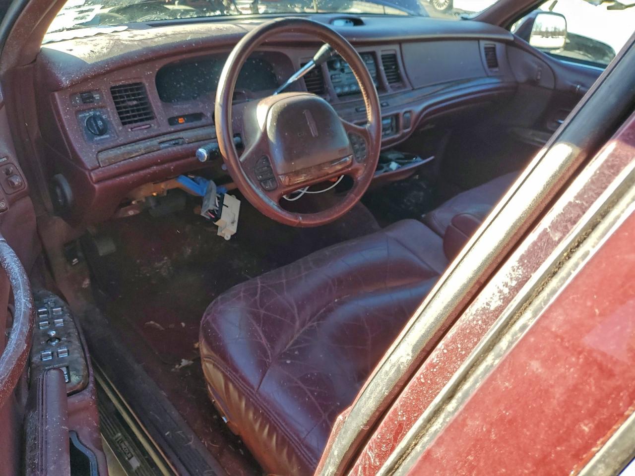 1996 LINCOLN TOWN CAR SIGNATURE photo 8