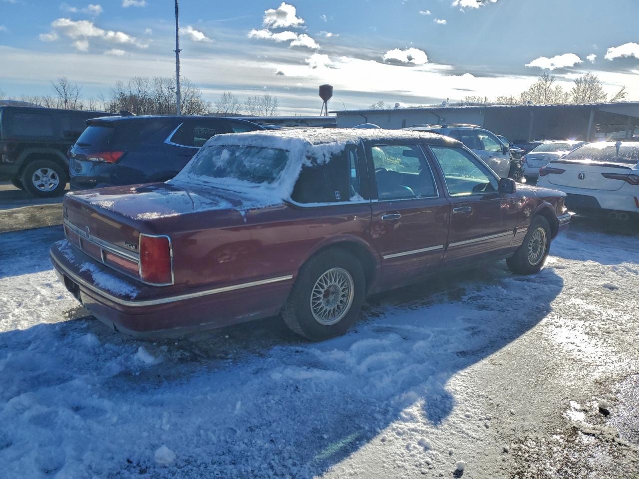 1996 LINCOLN TOWN CAR SIGNATURE photo 3
