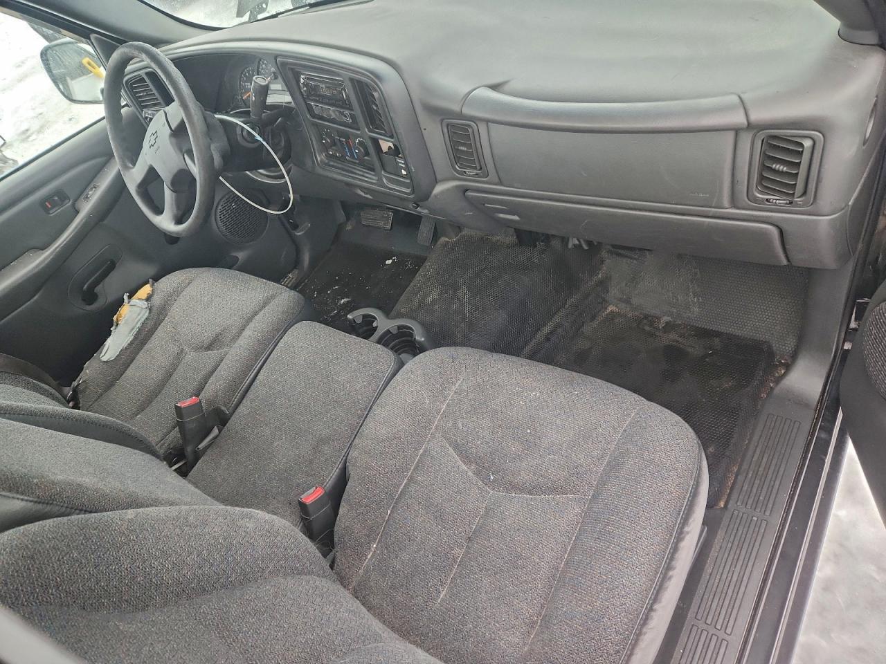 2004 CHEVROLET SILVERADO C1500 photo 8