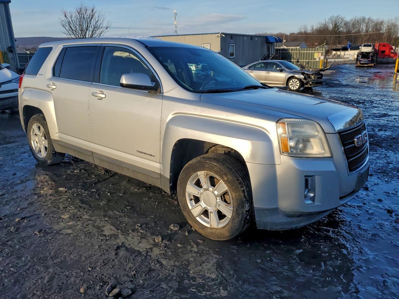 2011 GMC TERRAIN SLE photo 4