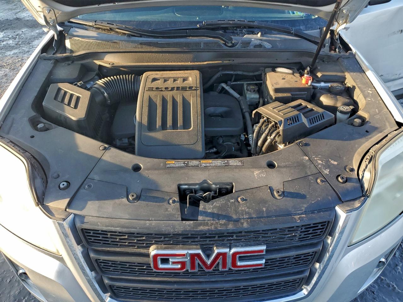 2011 GMC TERRAIN SLE photo 12