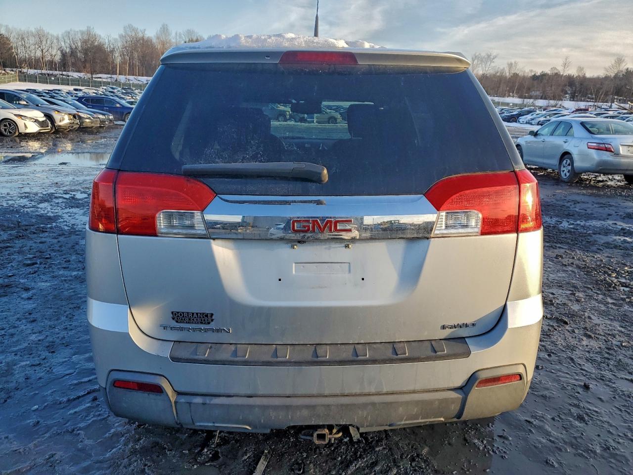 2011 GMC TERRAIN SLE photo 6