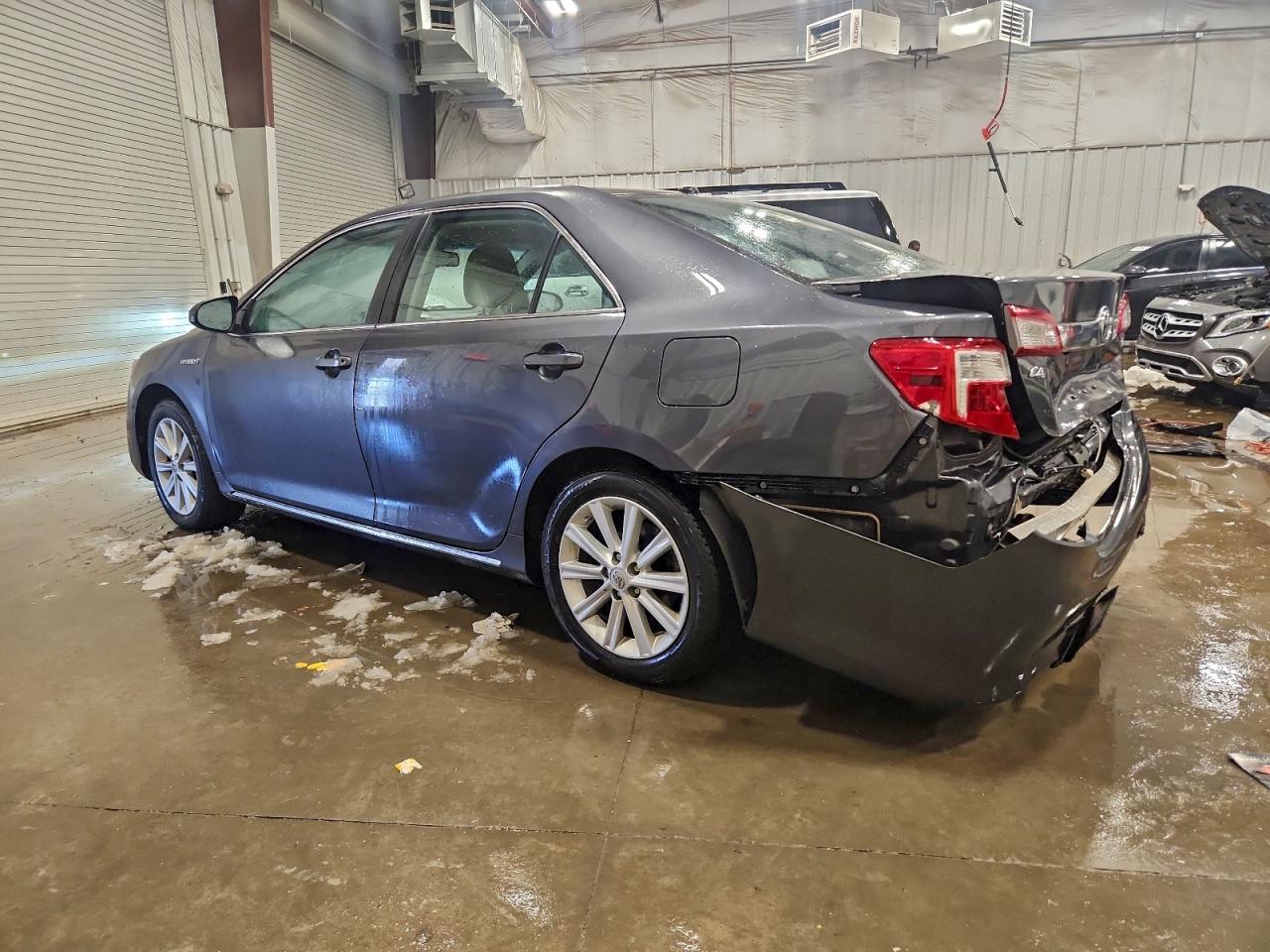 2012 TOYOTA CAMRY HYBRID photo 2