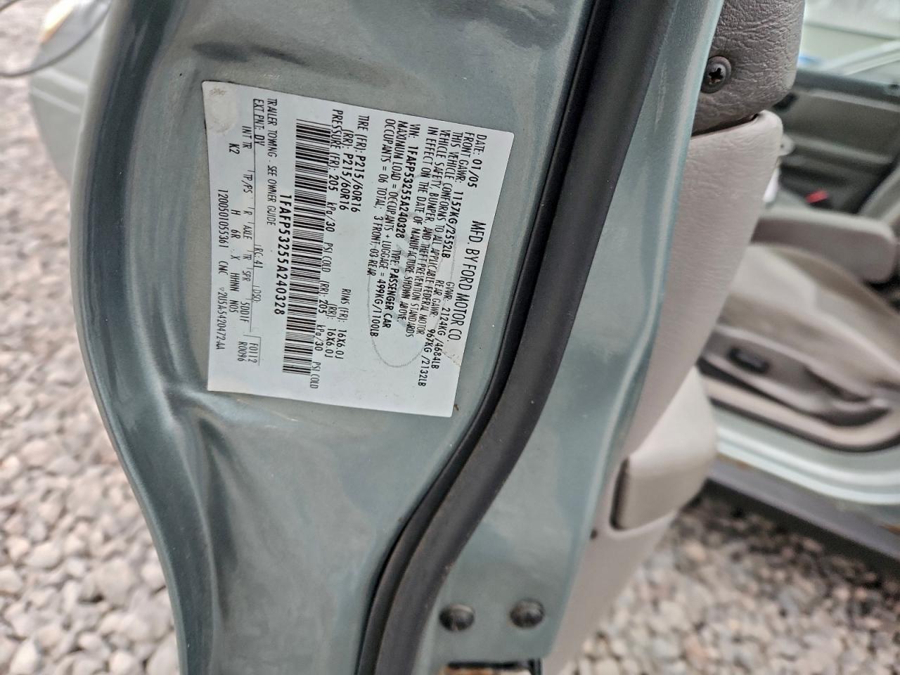 2005 FORD TAURUS SE photo 12