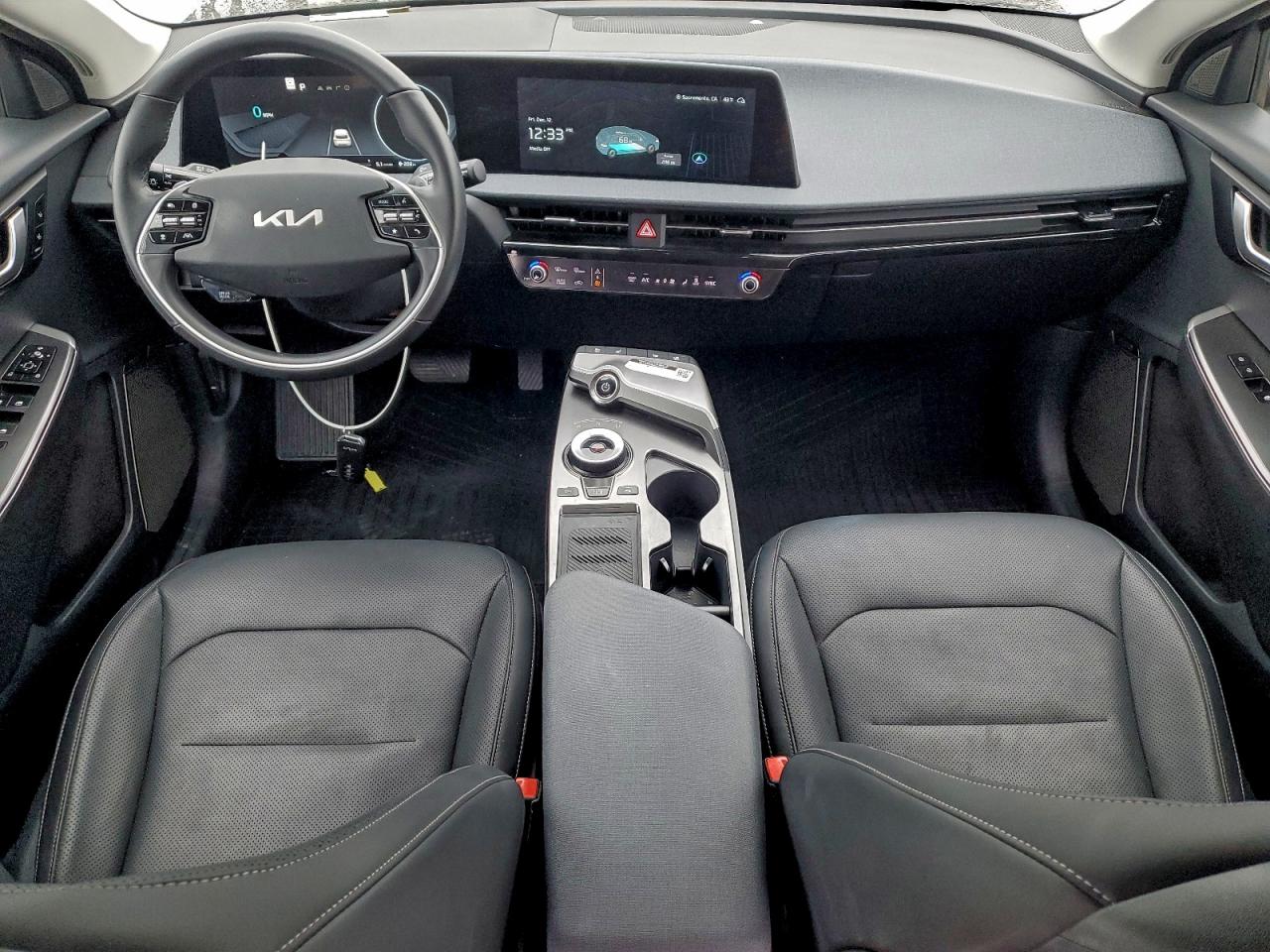2023 KIA EV6 LIGHT photo 8