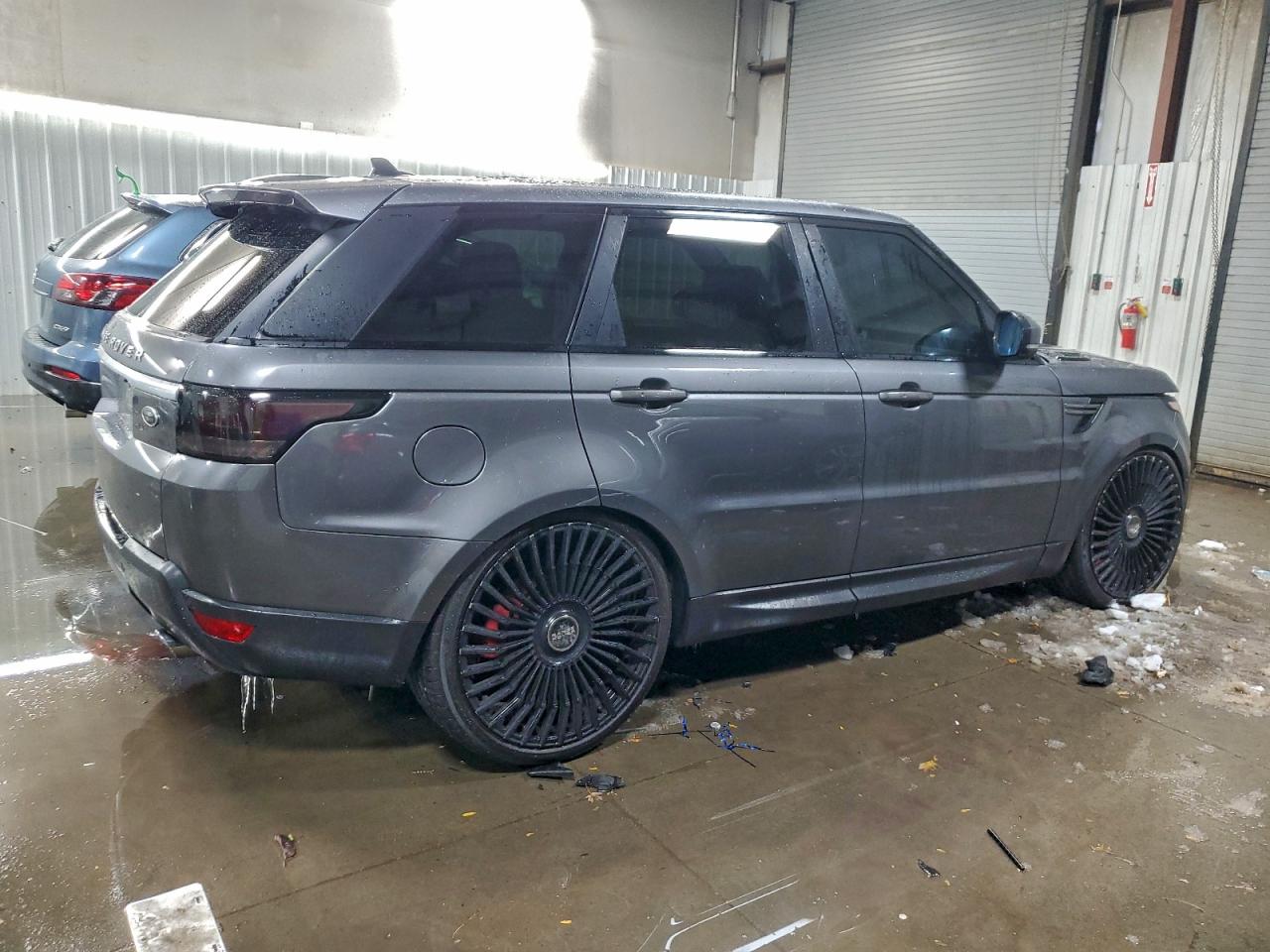 2016 LAND ROVER RANGE ROVER SPORT SE photo 3