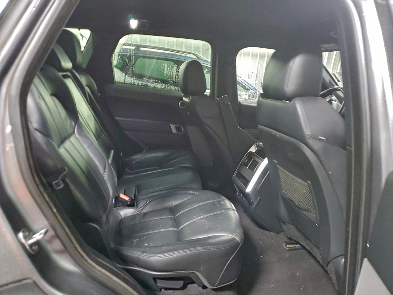 2016 LAND ROVER RANGE ROVER SPORT SE photo 10