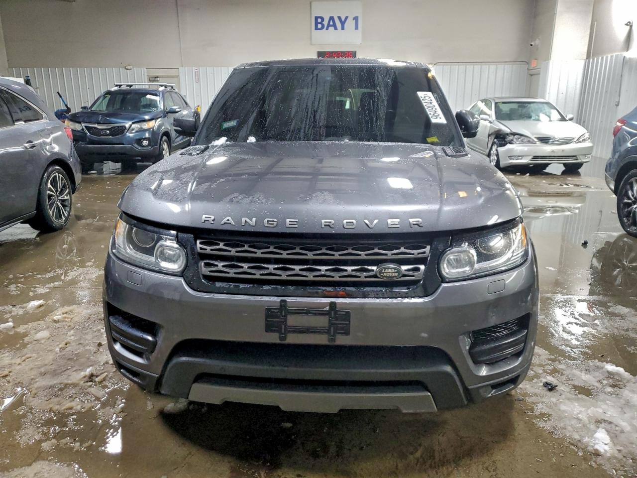 2016 LAND ROVER RANGE ROVER SPORT SE photo 5