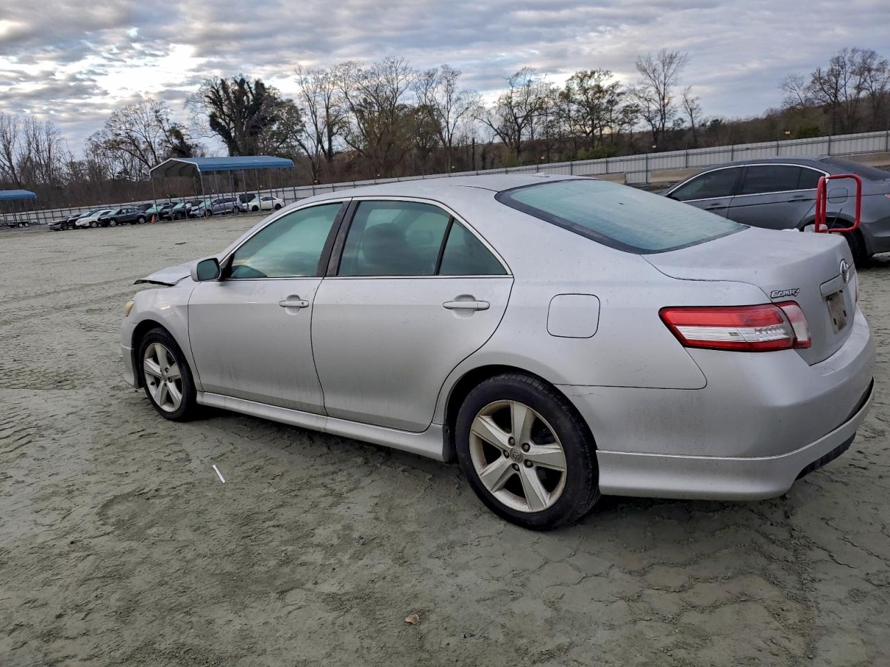 2011 TOYOTA CAMRY BASE photo 2