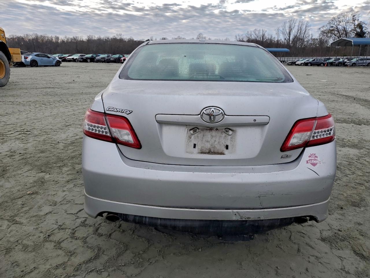 2011 TOYOTA CAMRY BASE photo 6