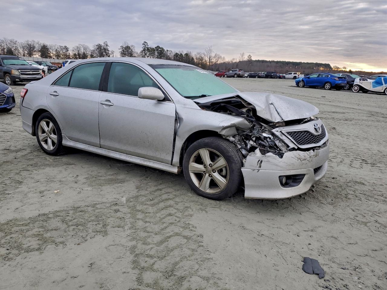 2011 TOYOTA CAMRY BASE photo 4