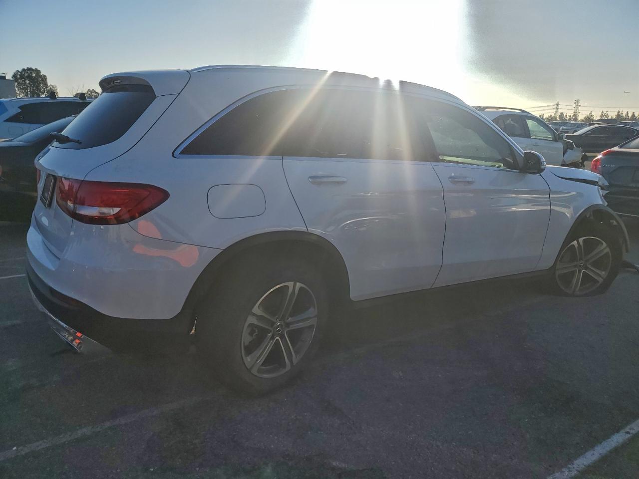 2017 MERCEDES-BENZ GLC 300 photo 3