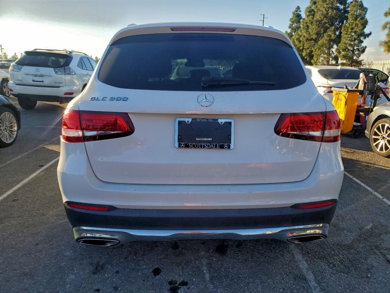 2017 MERCEDES-BENZ GLC 300 photo 6