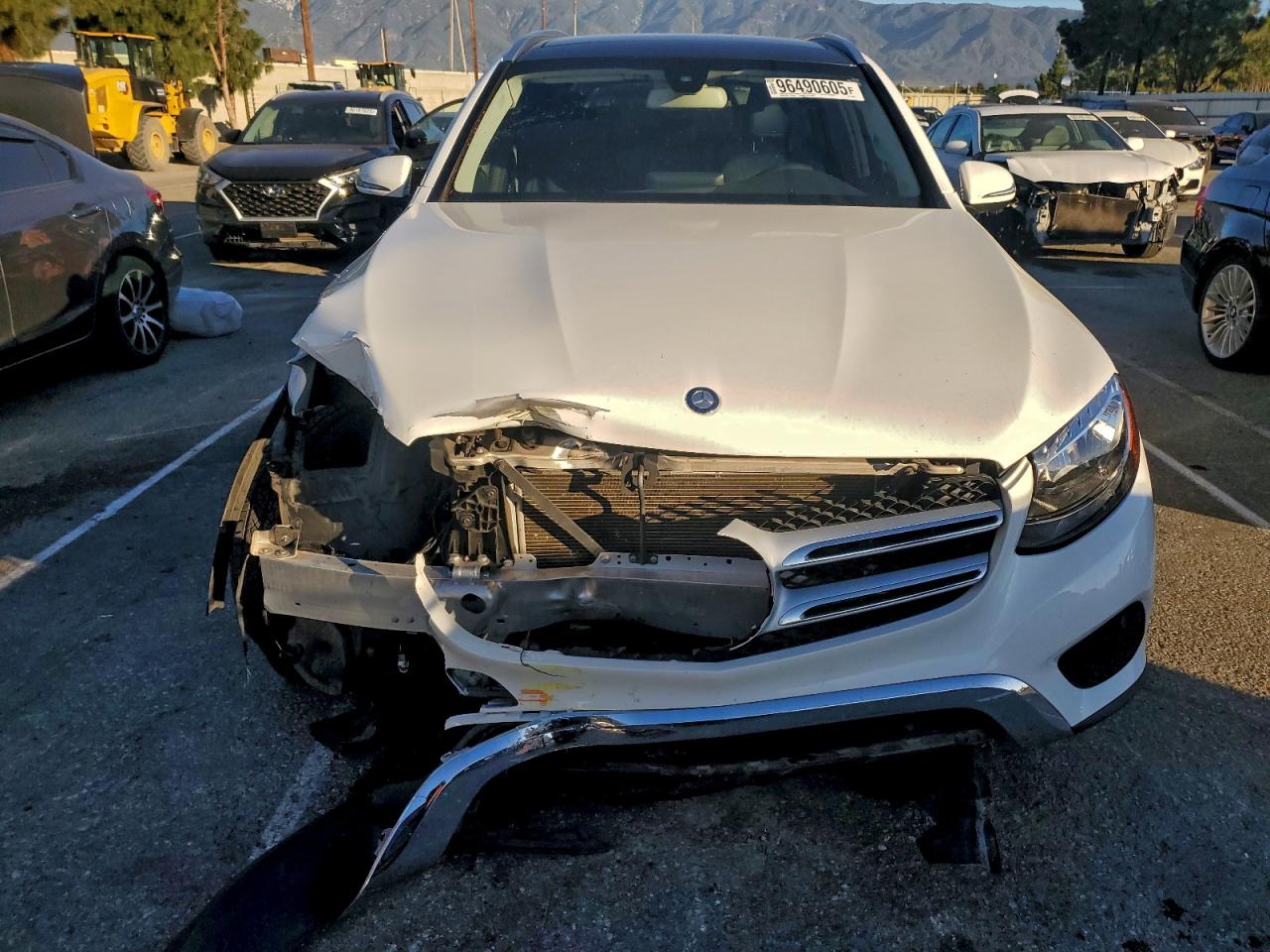 2017 MERCEDES-BENZ GLC 300 photo 5