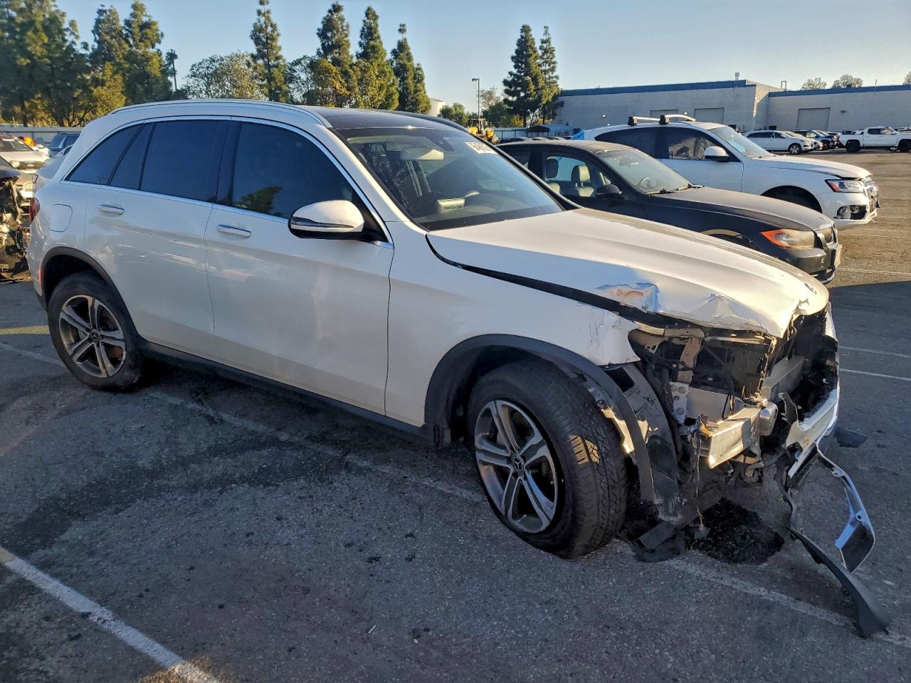 2017 MERCEDES-BENZ GLC 300 photo 4