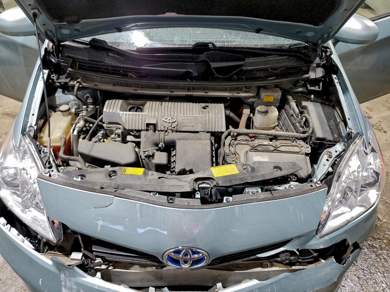 2014 TOYOTA PRIUS photo 23