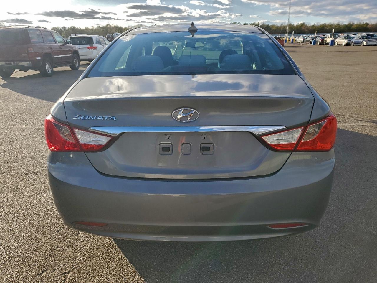 2013 HYUNDAI SONATA GLS photo 11