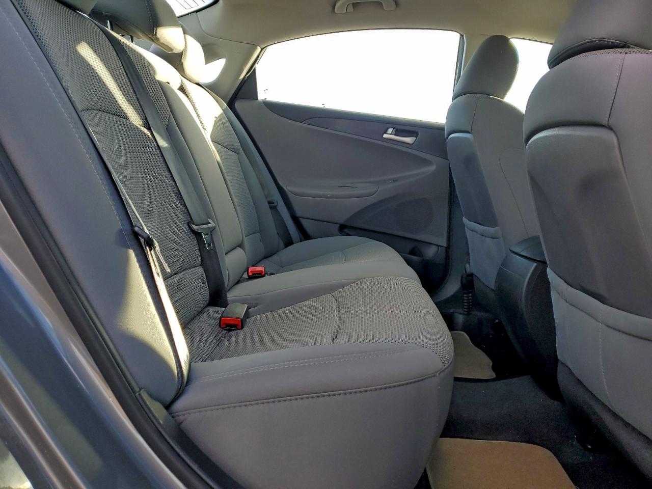 2013 HYUNDAI SONATA GLS photo 19