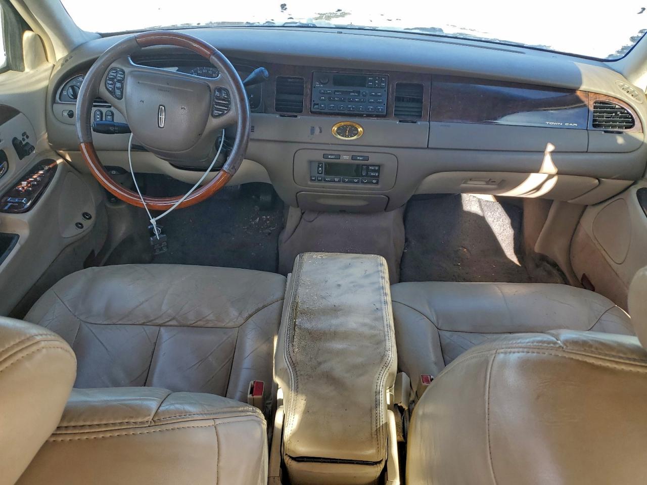 2001 LINCOLN TOWN CAR CARTIER photo 8