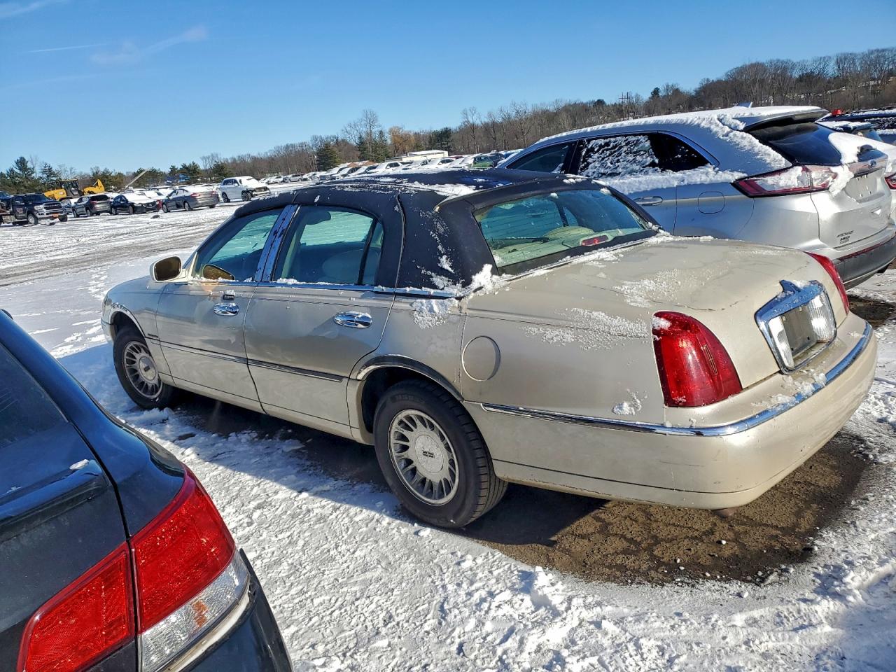 2001 LINCOLN TOWN CAR CARTIER photo 2