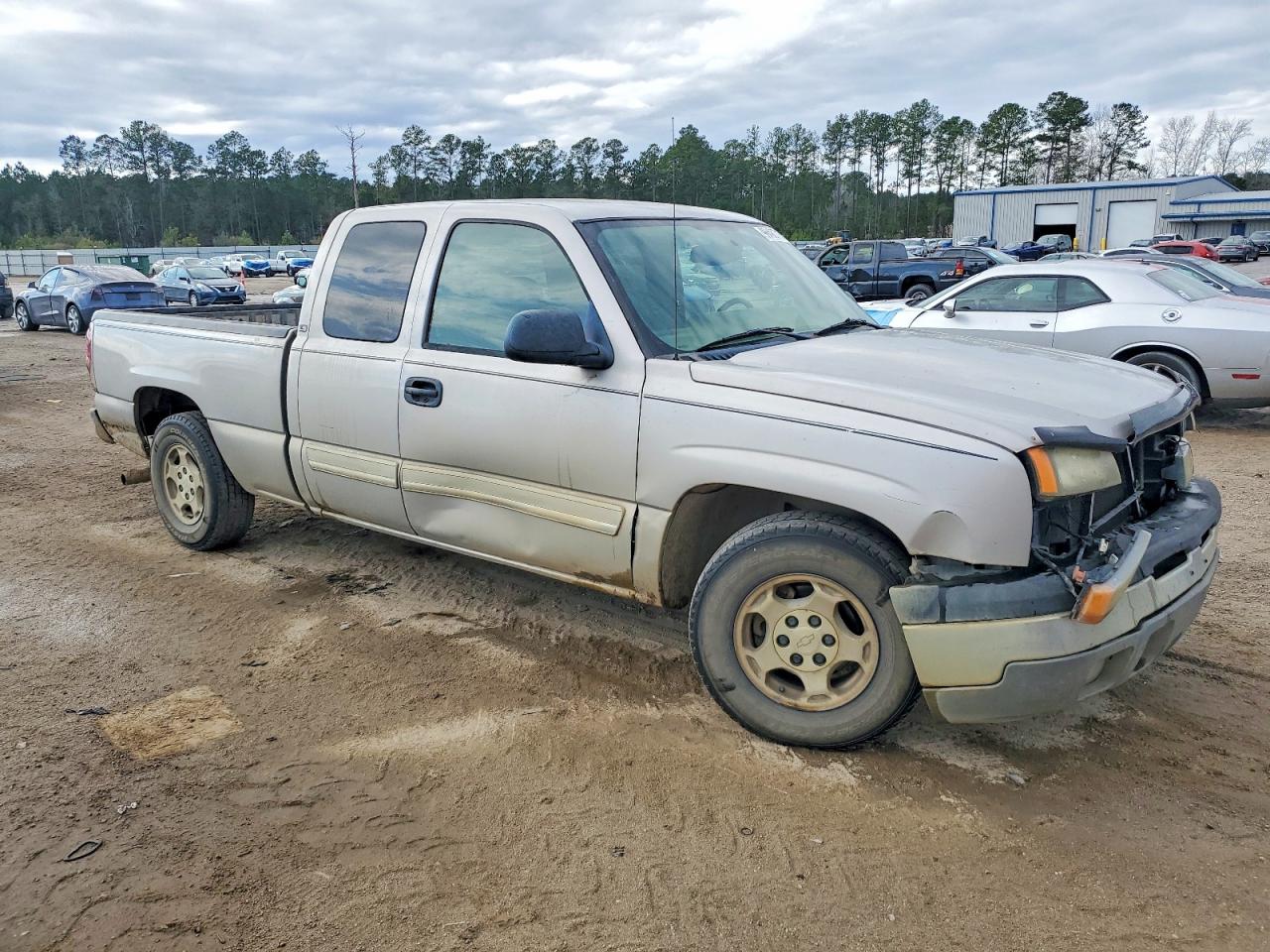 2004 CHEVROLET SILVERADO C1500 photo 4